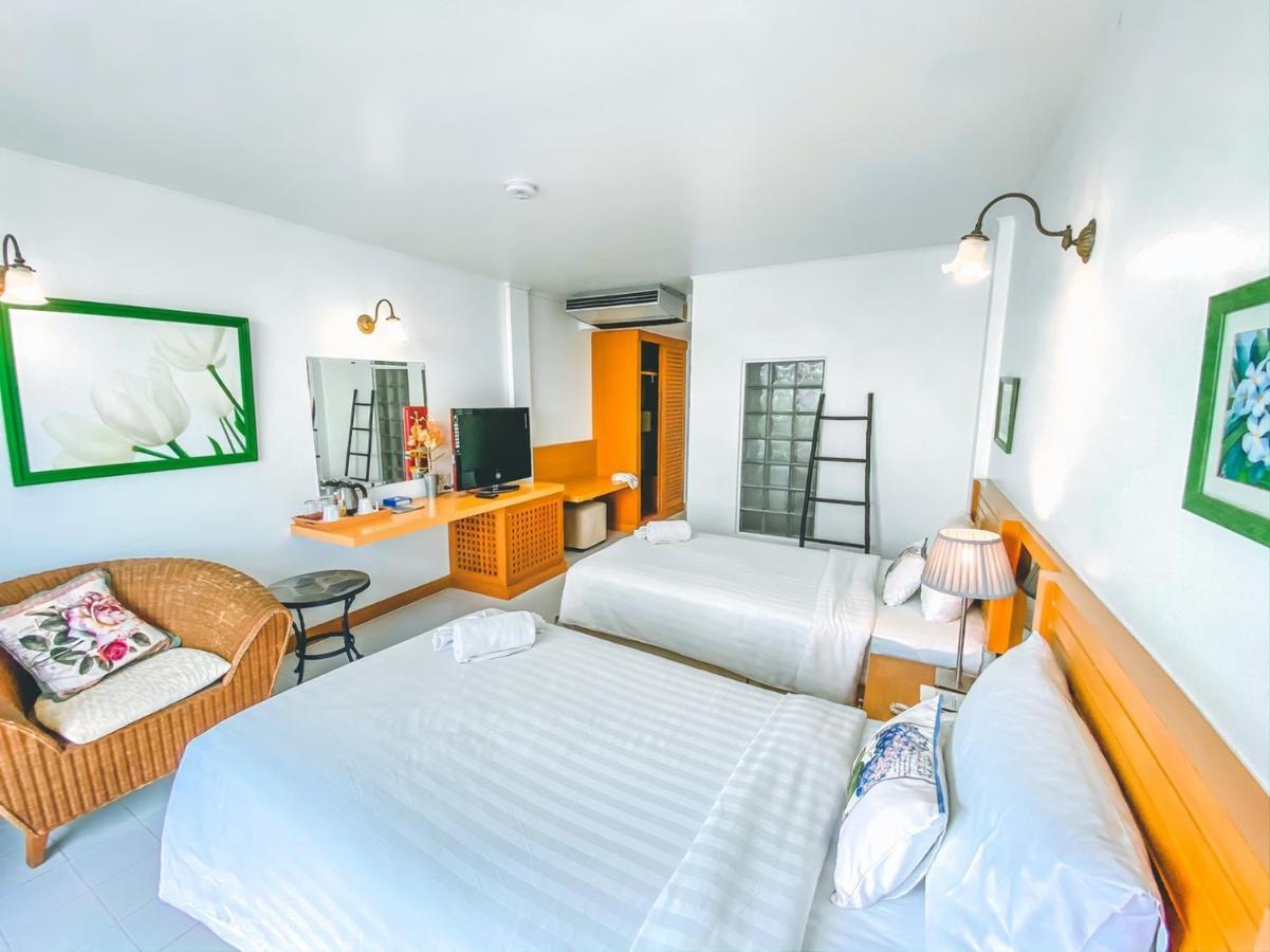 Nern Chalet Beachfront Hotel Хуа Хин Экстерьер фото