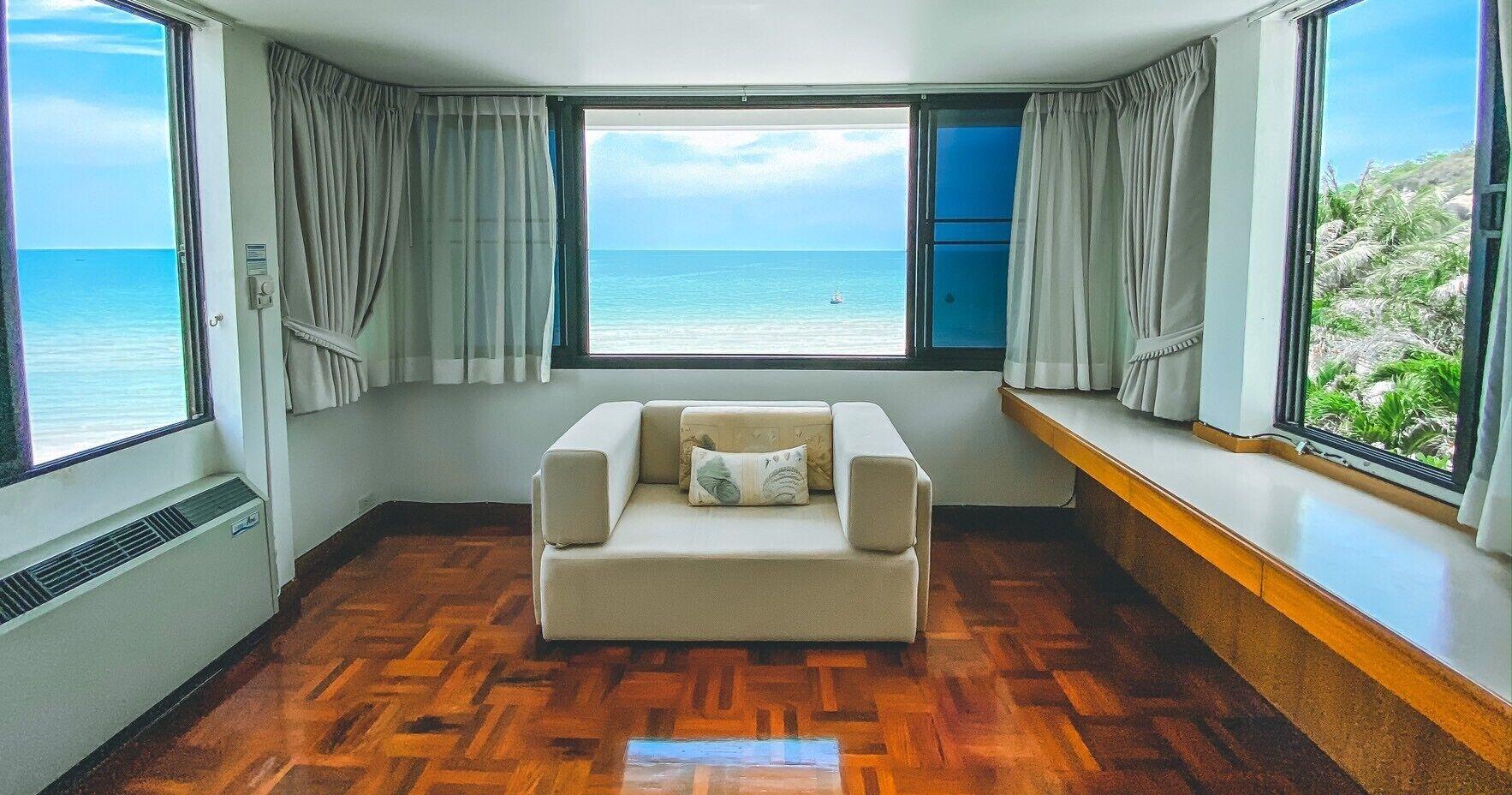Nern Chalet Beachfront Hotel Хуа Хин Экстерьер фото